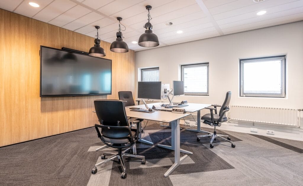 Bureaux Meublés vs. Bureaux Non Meublés